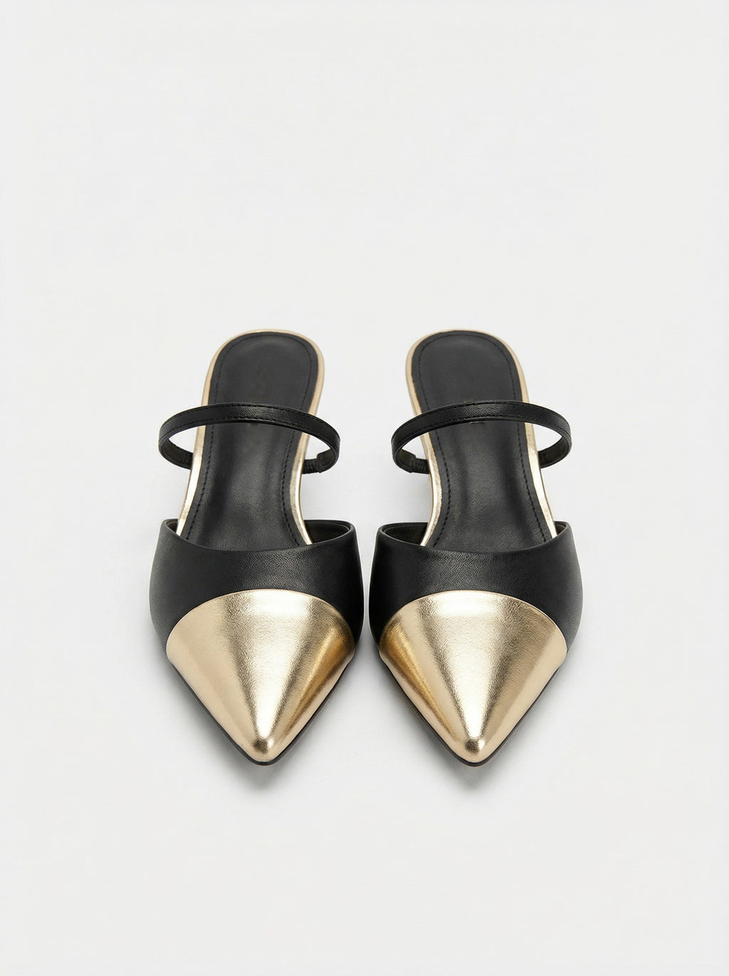 Two-tone heel with pointed toe