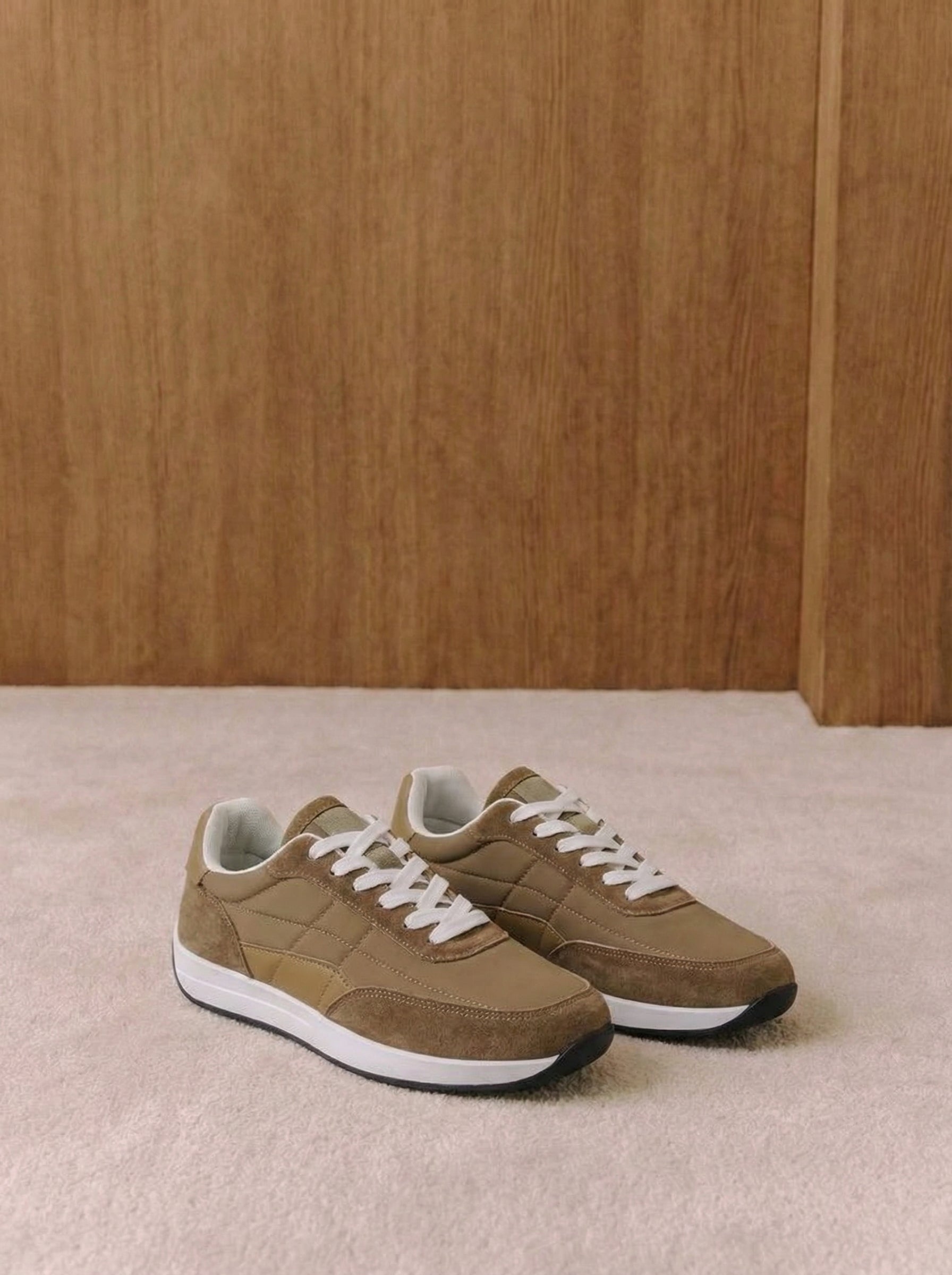 Caspian Classic Sneakers