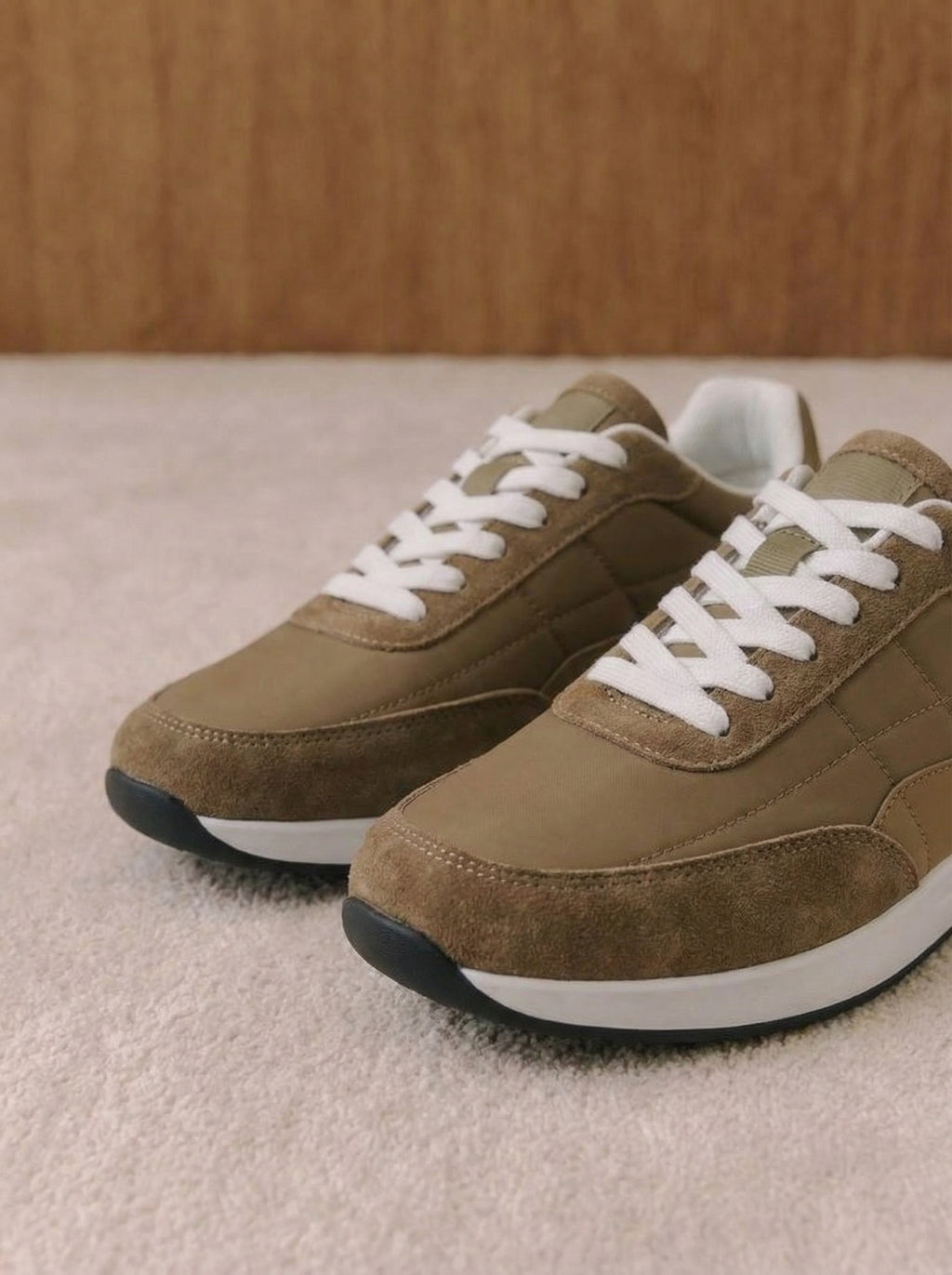 Caspian Classic Sneakers