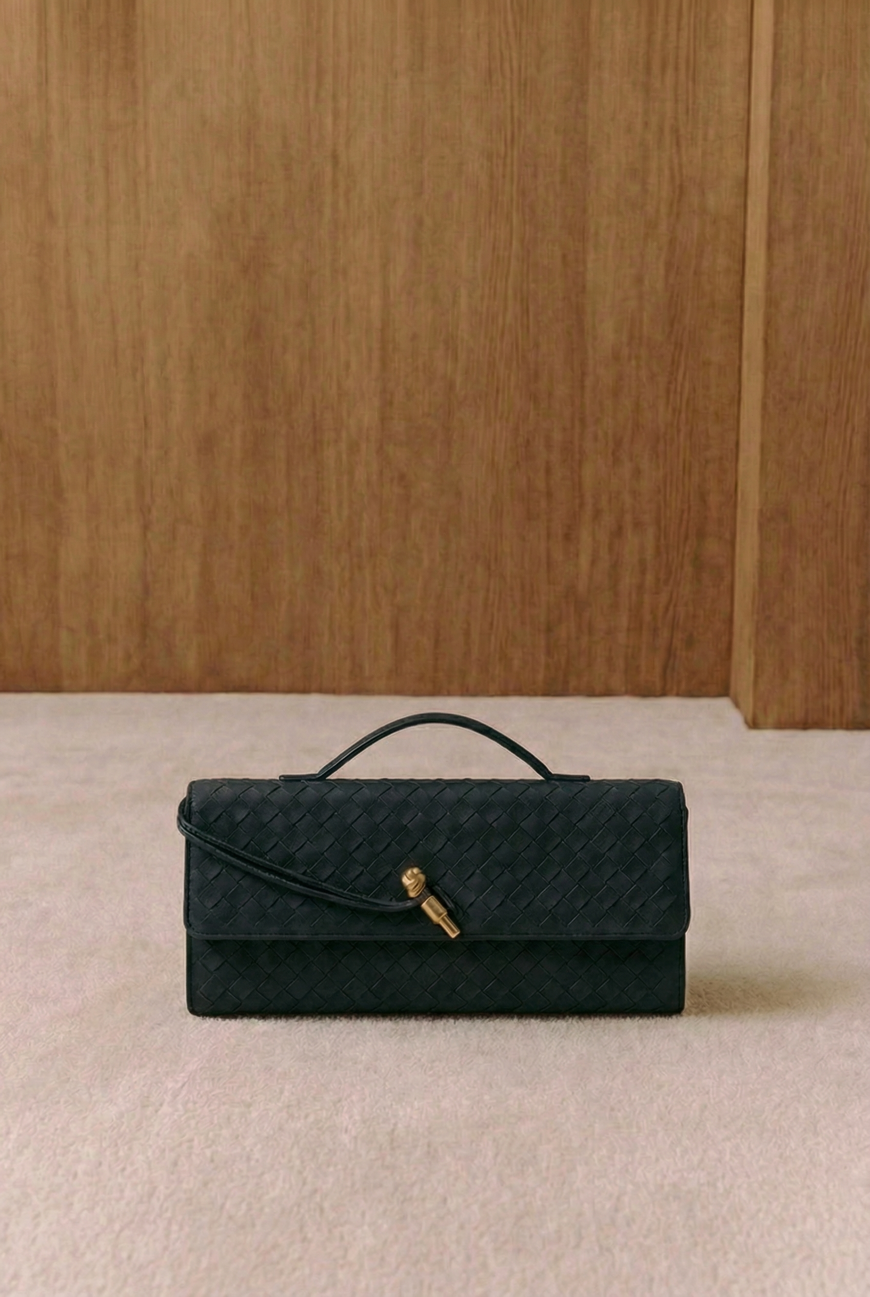 Elena Clutch aus gewebtem Wildleder